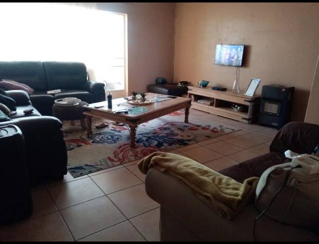 2 BEDROOM PROPERTY TO RENT IN PRIMROSE